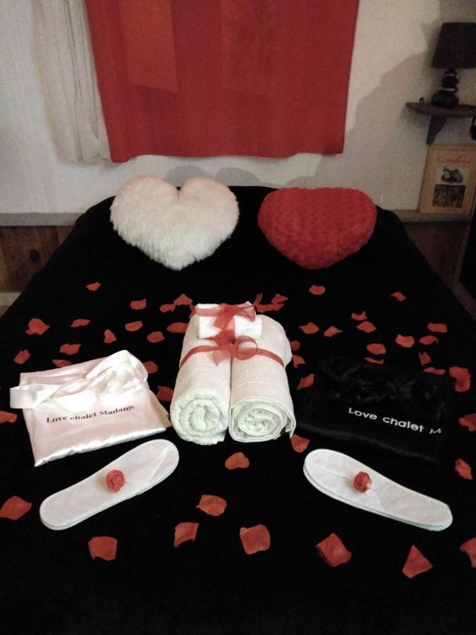 Le Love Chalet Des Alpes Guillestre Zewnętrze zdjęcie